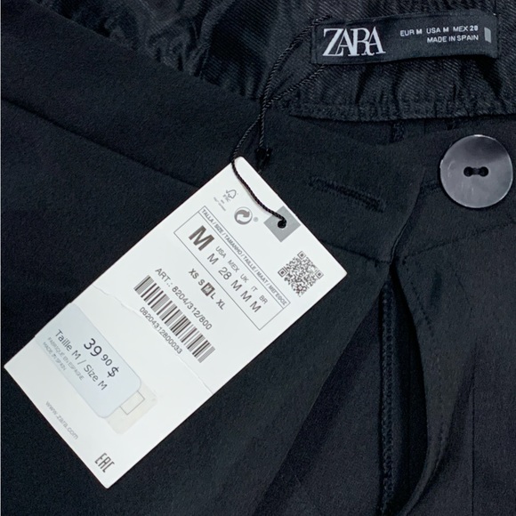 Zara Black High-Waisted Shorts - Picture 2 of 2